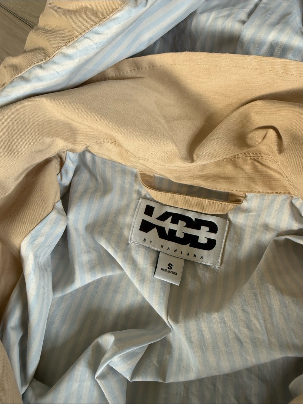 Women’s Beige Hooded Trench Coat with Cinch Waist - Picture 3 of 3